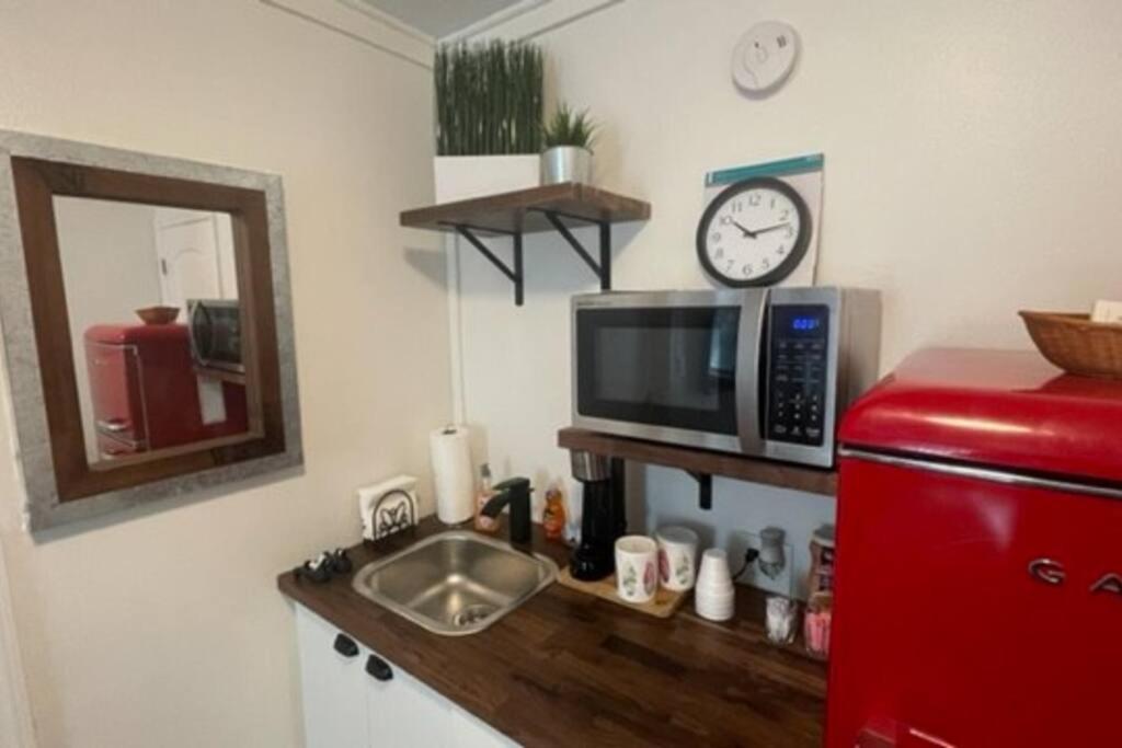 Lovely Studio Apartment With Kitchenette. Tampa Zewnętrze zdjęcie