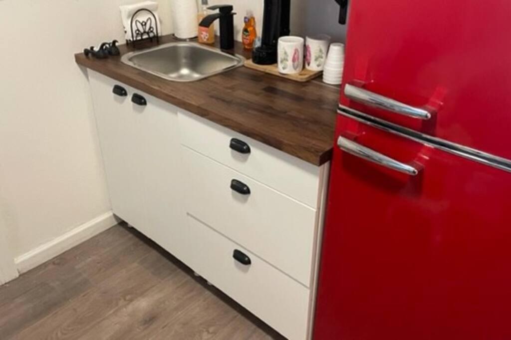 Lovely Studio Apartment With Kitchenette. Tampa Zewnętrze zdjęcie